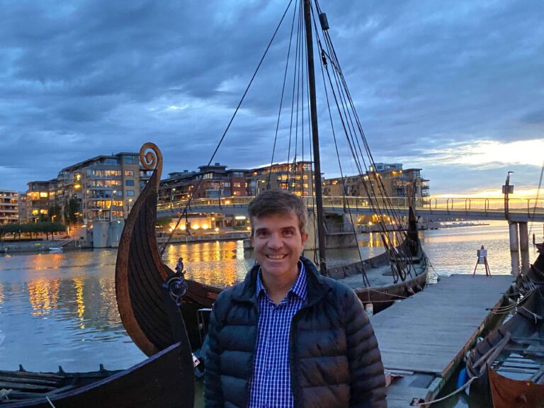 saxohonist stepehen sylvia with a vikingship