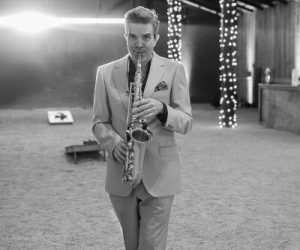 pro saxophonist Stephen Sylvia performing at Kyle and Becky's wedding